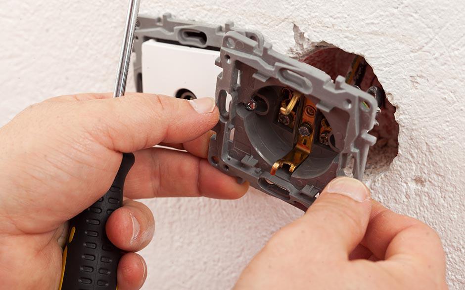 électricien de maintenance Condé-sur-Vesgre